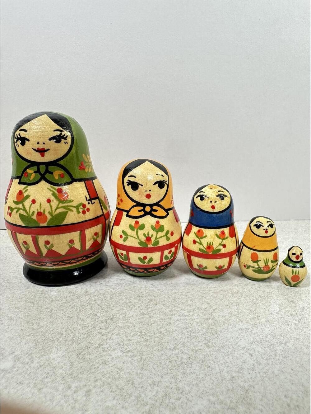VTG Russian Floral Matryoshka Wooden Nesting Dolls 5 Pc 3” Folk Art